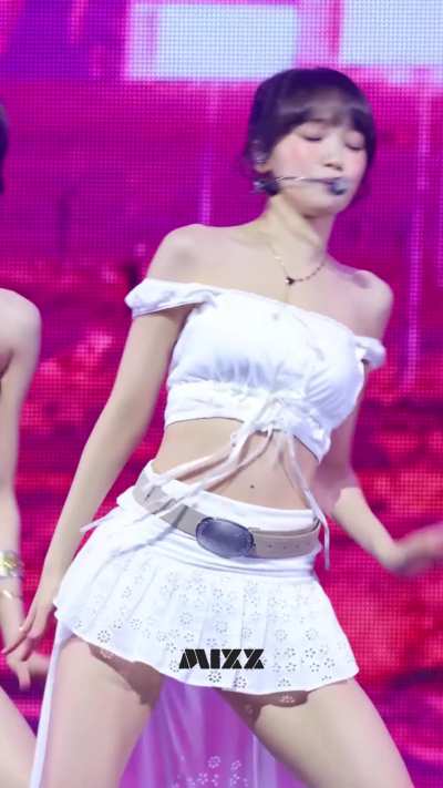 LE SSERAFIM - Chaewon