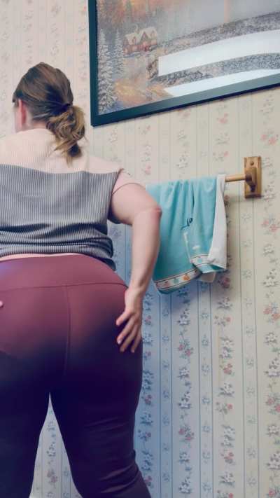 I farted then sat right on your face. This huge MILF ass is gonna be the last thing you see before you black out from bliss. Don&rsquo;t fight it, just breathe me in and let go. 💨 😈
