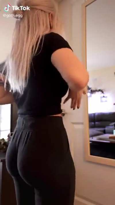 That little giggle 👀