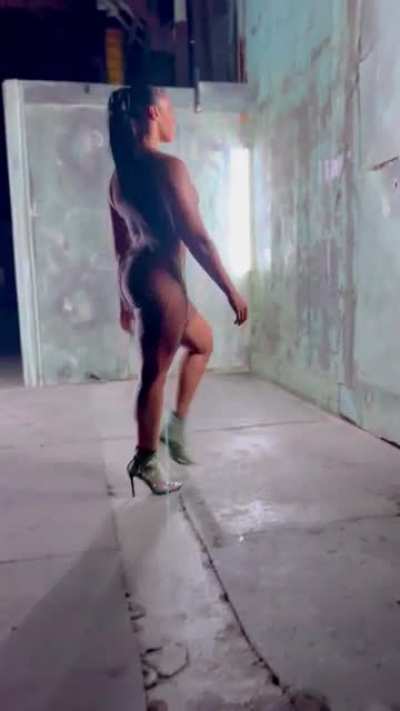 Ms.Renee Porter