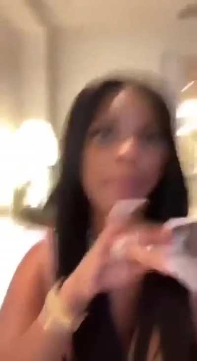 She know what she doing 