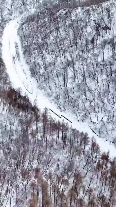 Snow tube convoy slide
