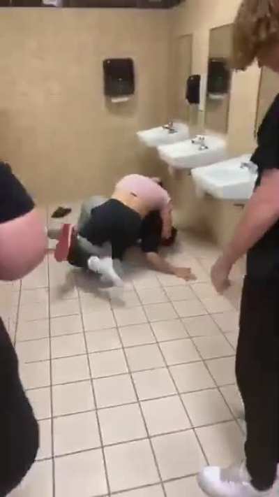 Fight that happens at summer school today, what y&rsquo;all think?