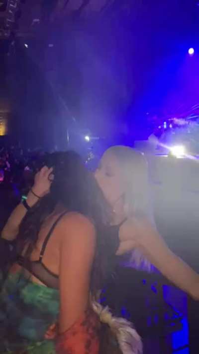 that boob suck tho