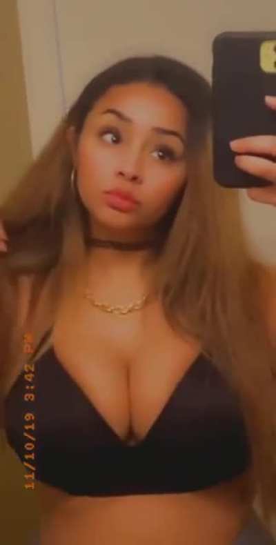 👑