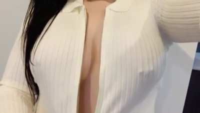 Unzipping my huge tits [OC] 🤐💖