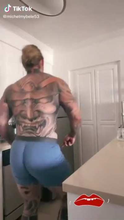 Same woman as the &ldquo;take the vaccine or die&rdquo; Tik tok