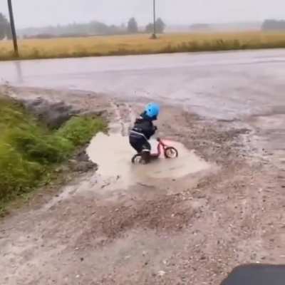 Kid tries to cross puddle and discovers futility of life