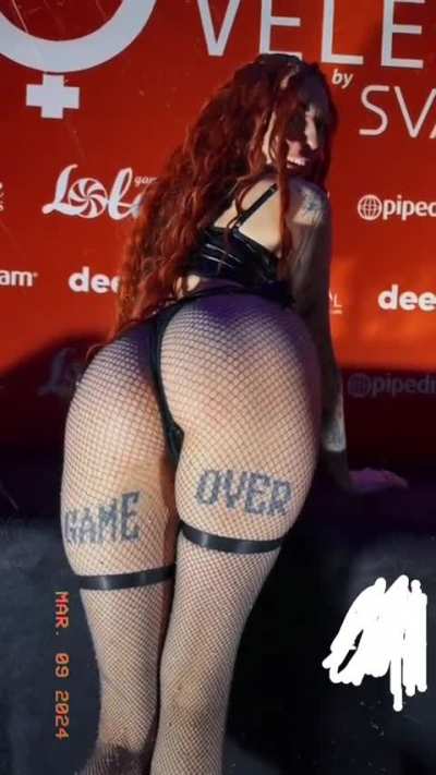 Taky by sis pl&aacute;cl ? 😈 50% na of .. teď na v&iacute;kend se chyst&aacute; stream s kr&aacute;sn&yacute;mi d&iacute;vkami 💦 a ne jen stream🙊