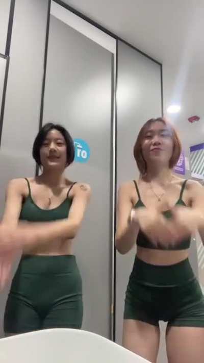 they&rsquo;re begging for a group cum tribute