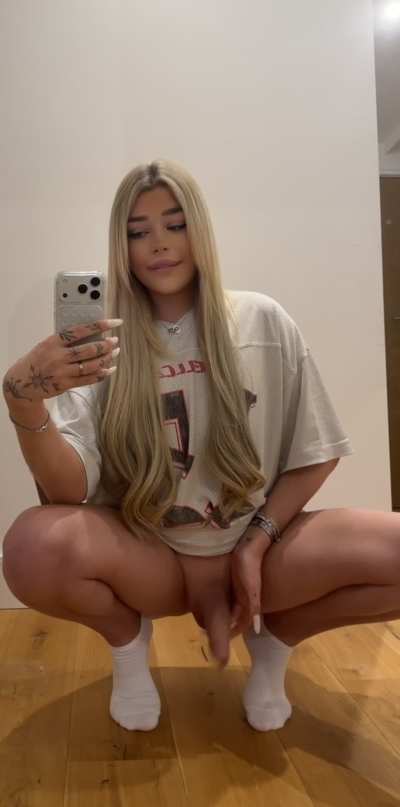 first 33 “yes” replies get instant nudes