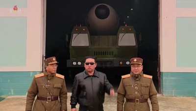 Kim Jong-Un Unveils North Korea&rsquo;s New ICBM!