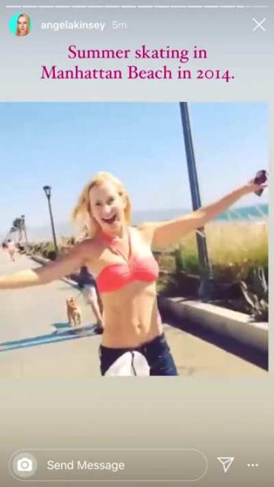 Rollerskating hottie.