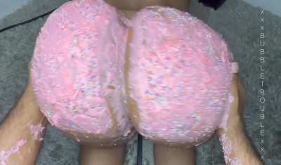 Bubble Trouble 🎂