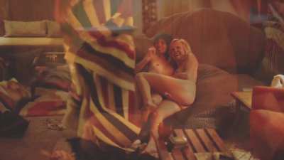 Malin Akerman Kate Micucci threesome plot from Easy (2016)