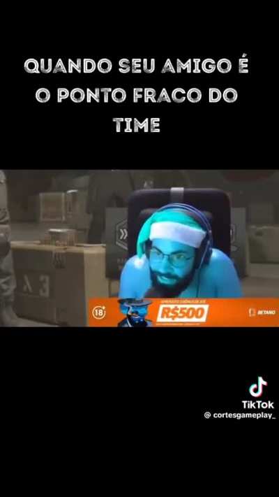 Eu jogando com meus amigos kkkkk