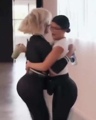Khloe with Kylie