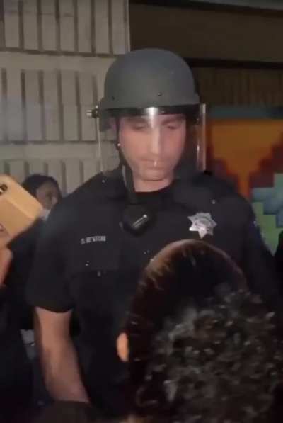 Police officer shows great discipline