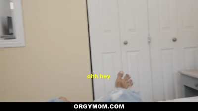 Horny Step Mom Wants to Get Impregnated by Her Stepson - Subtitles