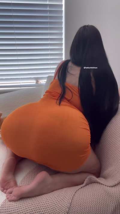 big booty and soft feet, i’ve got the full package 🤭