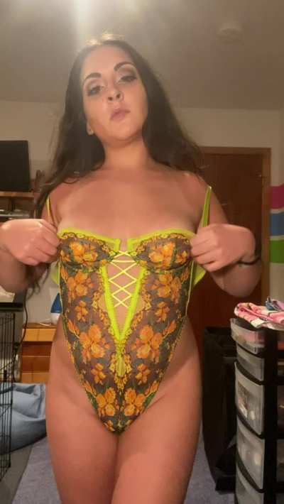Pretty lingerie tit reveal