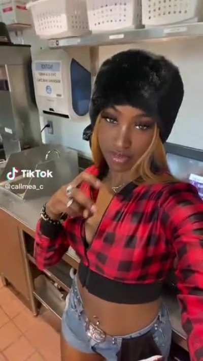 She so bad 💧😩