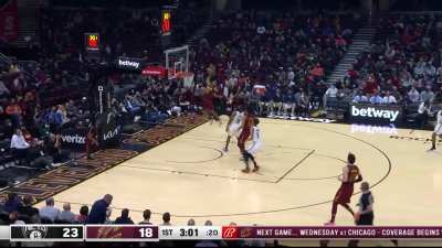 [Highlight] Kevin Love throws the long outlet pass to Darius Garland, who drops it back to Isaac Okoro for the rim wrecker