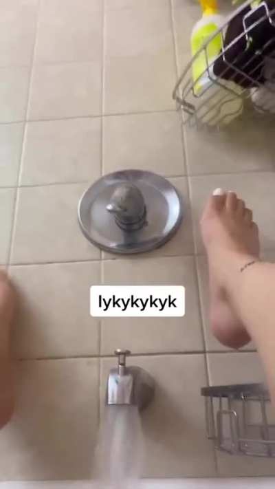 @theylybree