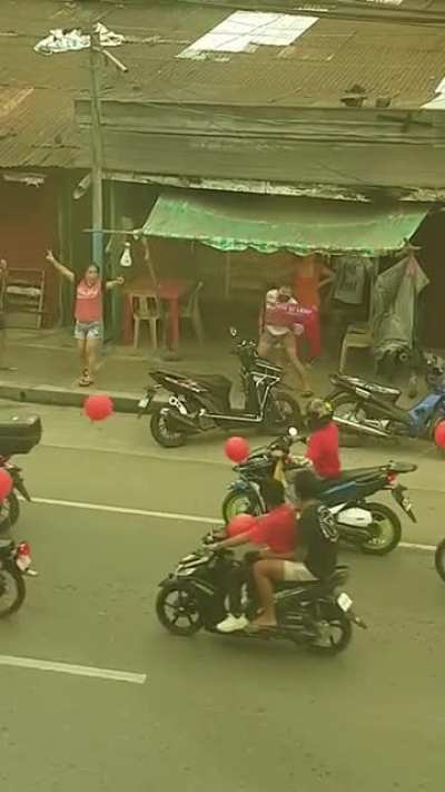 Bruhh, we need this energy. 🤣 (during a BBM motorcade)