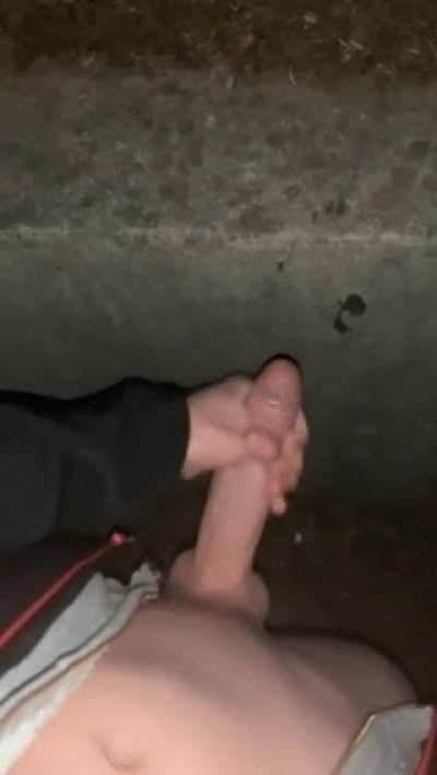 i love cumming outside