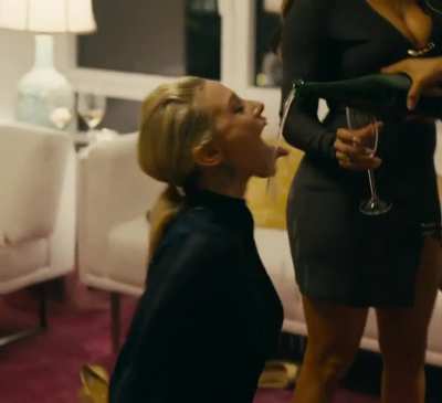 Lili Reinhart 