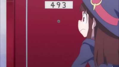Anime kız yanlış kapıyı a&ccedil;ıyor