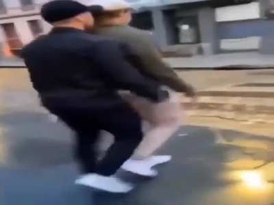 retsu entering pickle's cell