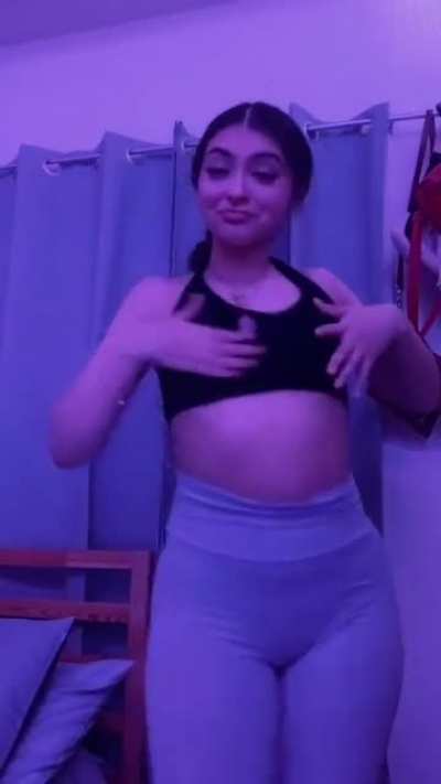 that fat ass owns me😩