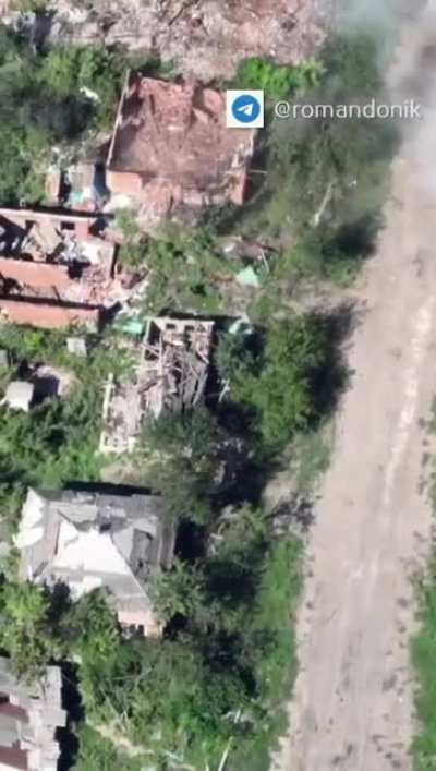Longer video of Russian infantry being hit by Ukrainian artillery, date and time unknown.