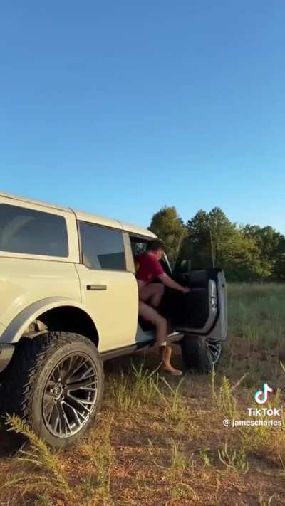 Country bikini?!
