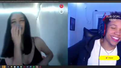 Kumzzi titty flash