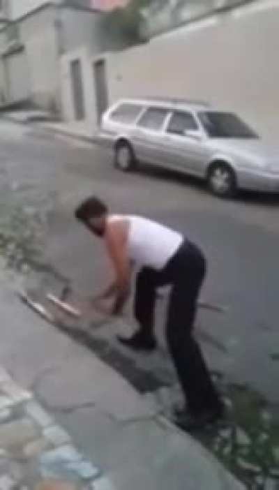 IGNORADO POR ANJOS FOI DESABAFAR COM HOMENS DEM&Ocirc;NIO