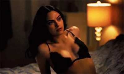 Camila Mendes