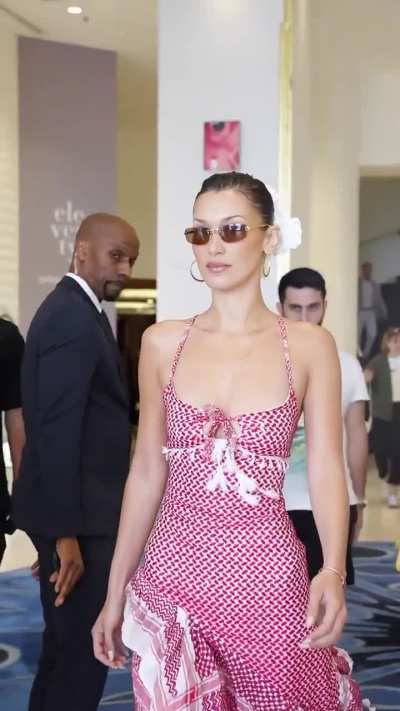 Queen of red carpet 💓 Bella Hadid 💝